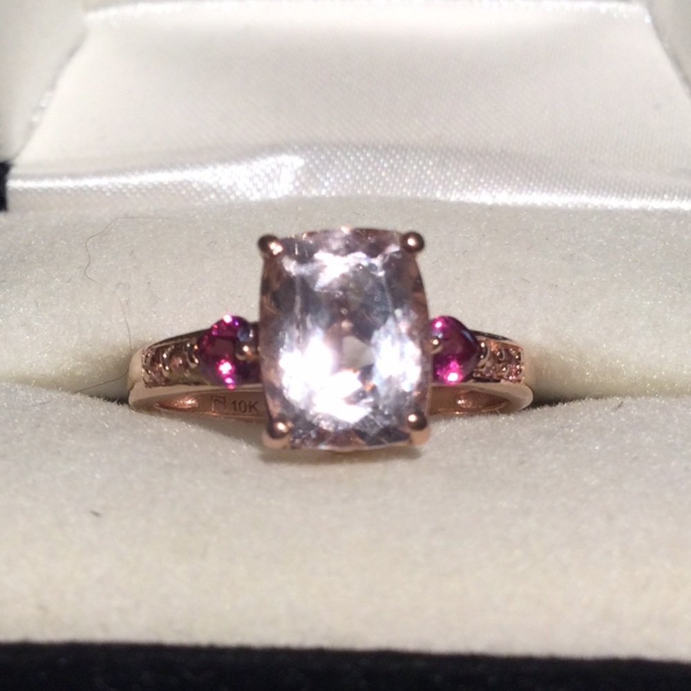 10 K ROSE GOLD PINK SAPPHIRE RING